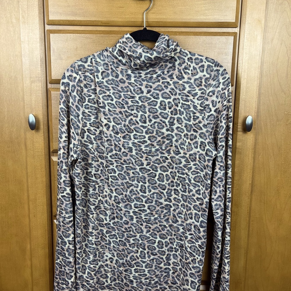 Mud Pie size Medium long sleeve stretchy top